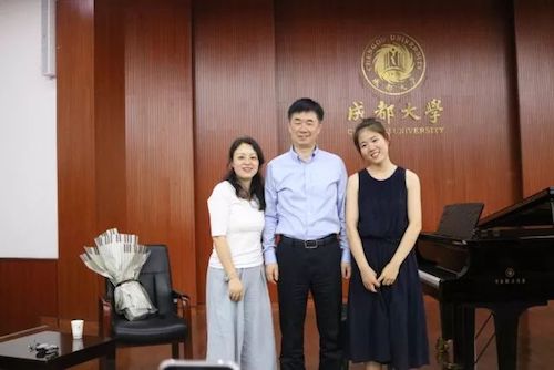 AG环亚集团艺术家石叔诚与特邀艺术家顾平受邀于成都大学东盟艺术学院、音乐与舞蹈学院艺术实践周开展公开课