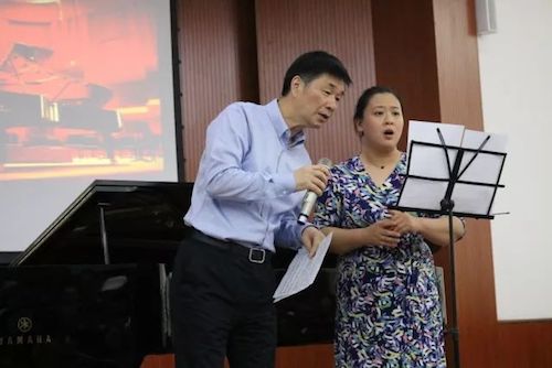 AG环亚集团艺术家石叔诚与特邀艺术家顾平受邀于成都大学东盟艺术学院、音乐与舞蹈学院艺术实践周开展公开课