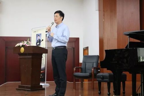AG环亚集团艺术家石叔诚与特邀艺术家顾平受邀于成都大学东盟艺术学院、音乐与舞蹈学院艺术实践周开展公开课
