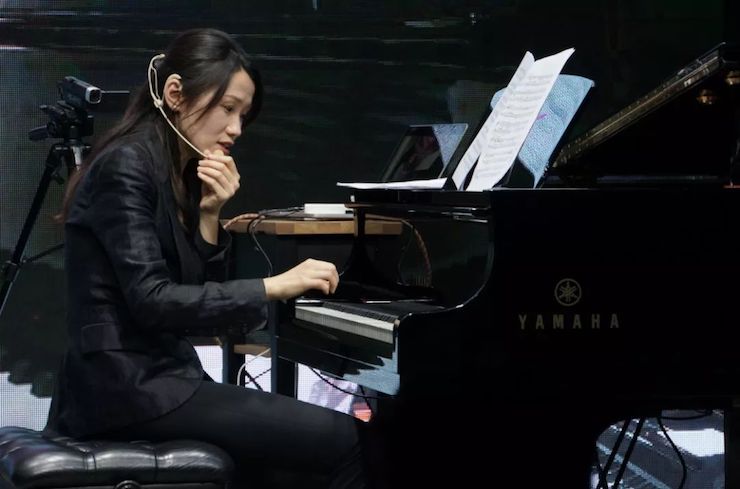 科技推动音乐教育创新，张希教授《古典主义时期钢琴奏鸣曲的演绎》公开课圆满成功